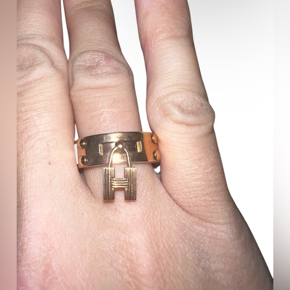 Hermes Jewelry bundle comes with Necklace Earrings and Ring excellent condition! - Picture 4 of 10